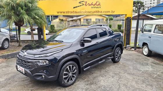 FIAT TORO 2.0 16V TURBO DIESEL ULTRA 4WD AT9 FIAT TORO 2.0 16V TURBO DIESEL ULTRA 4WD AT9